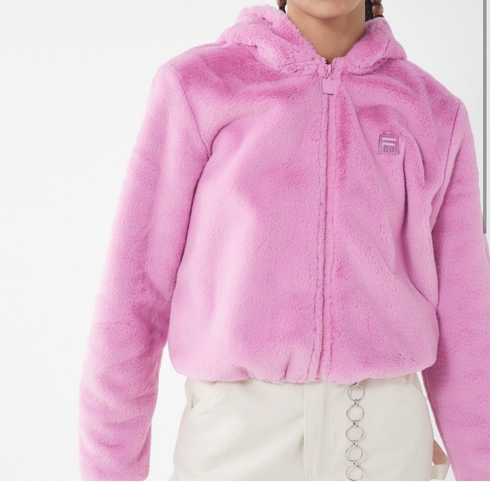 FILA UO Exclusive Babina Cropped
Faux Fur Jacket